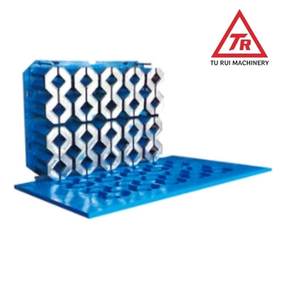 Easy To Use Interlocking Concrete Molds 24 Cavities For Patio And Sidewalk Construction